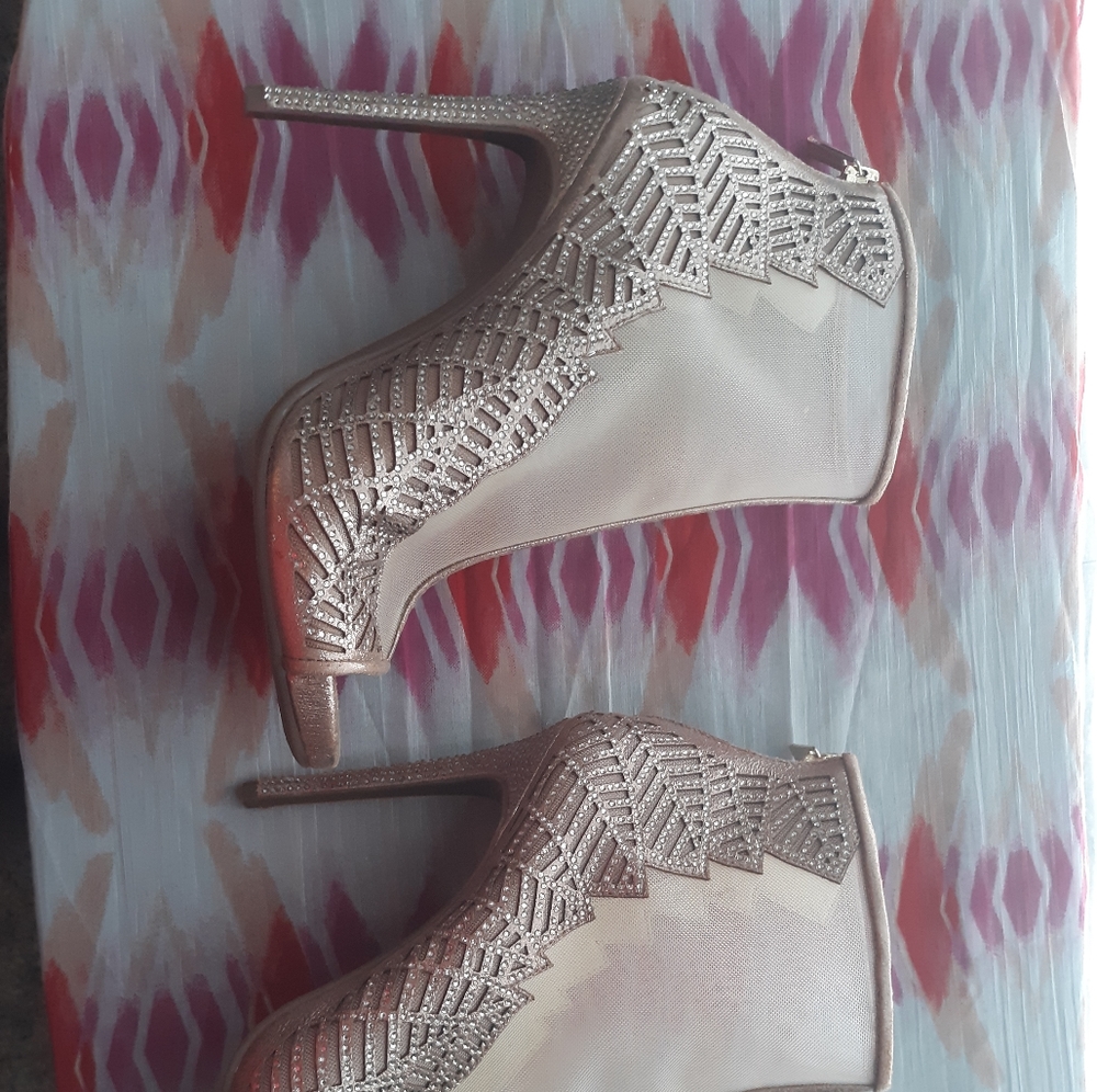 SOLD! Jessica Simpson Booties - Picture 2 of 2